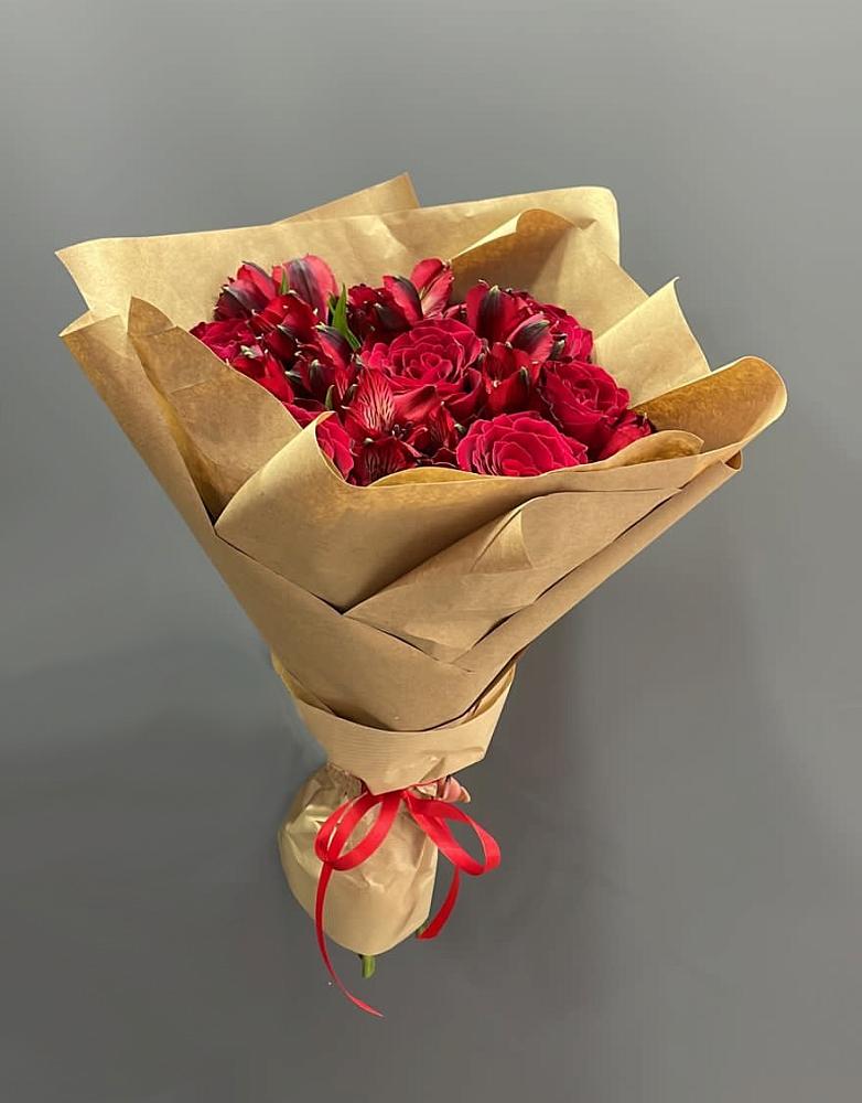 Букет цветов из: Альстромерии и Розы в Ширинский