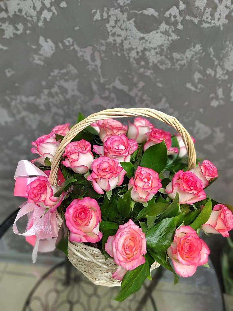 Цветочная композиция из Розы в корзине в Ширинский