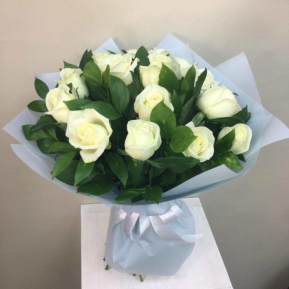 Букет 15 Белых роз Проуд в Ширинский