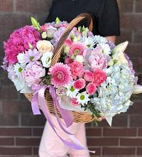 Композиция солнечный день в Ширинский Цветочная композиция из Розы, Хризантемы, Пионы и Лизиантусы в корзине в Ширинский
