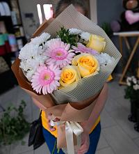 Букет цветов из:  Герберы, Розы и Хризантемы в Ширинский