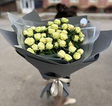 Букет Белые кустовые розы Солинеро в Ширинский