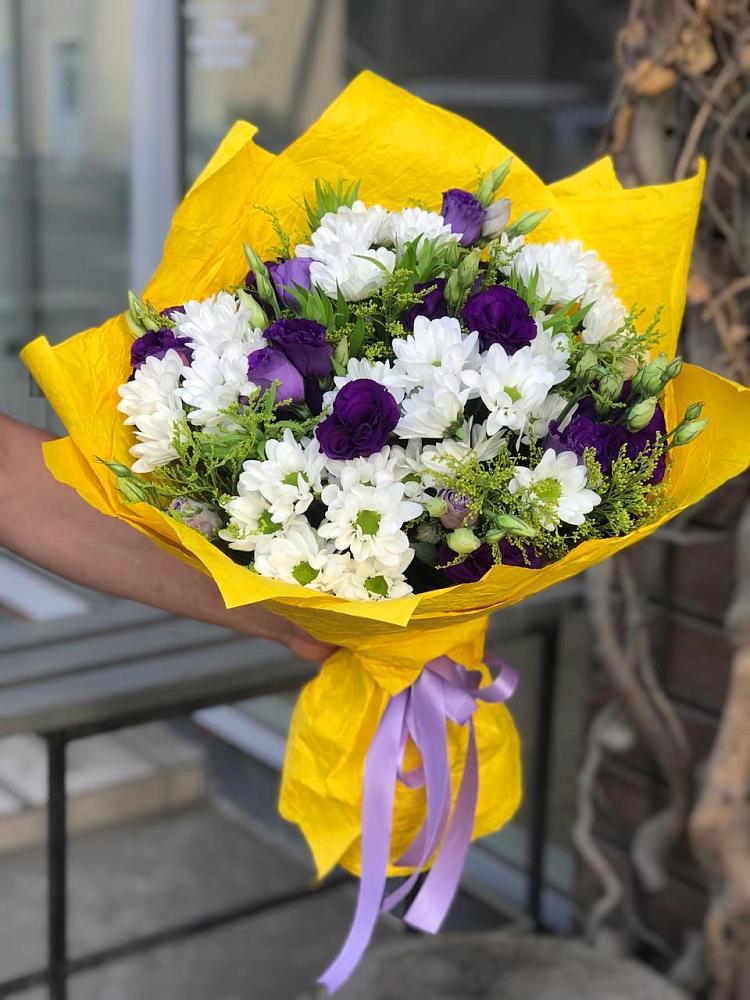 Букет цветов из: Ирисы, Хризантемы и Ромашки в Ширинский