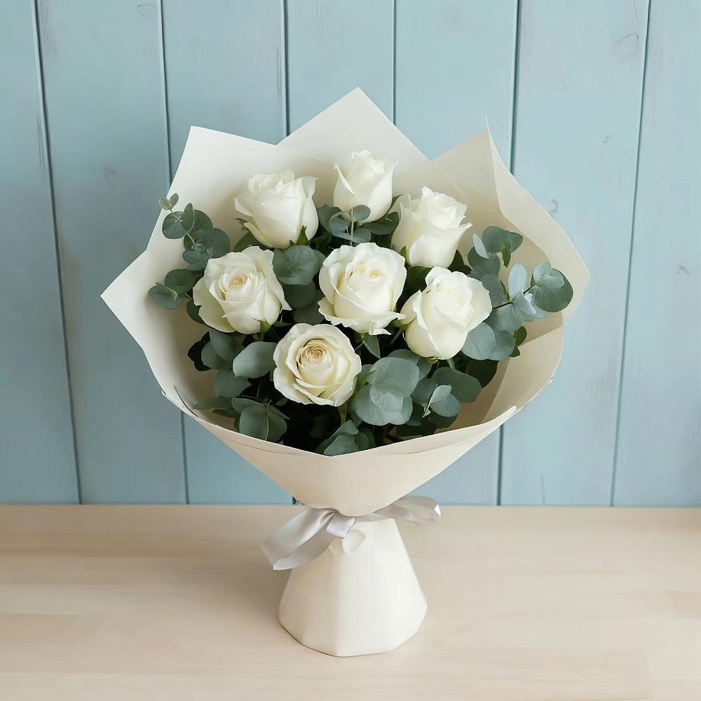 Букет Белые розы в Эвкалипте в Ширинский