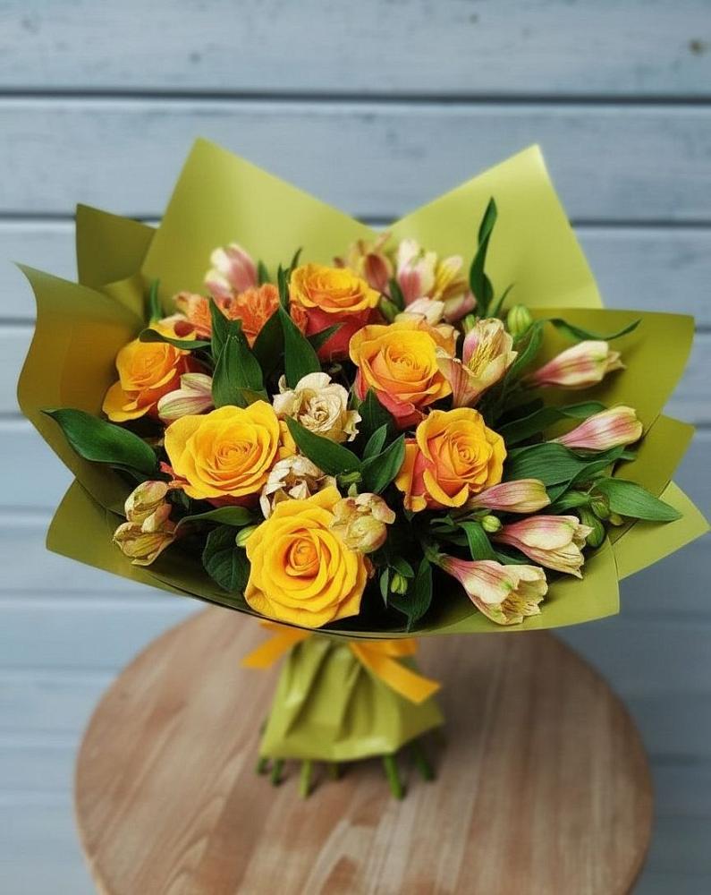 Букет цветов из: Альстромерии и Розы в Ширинский