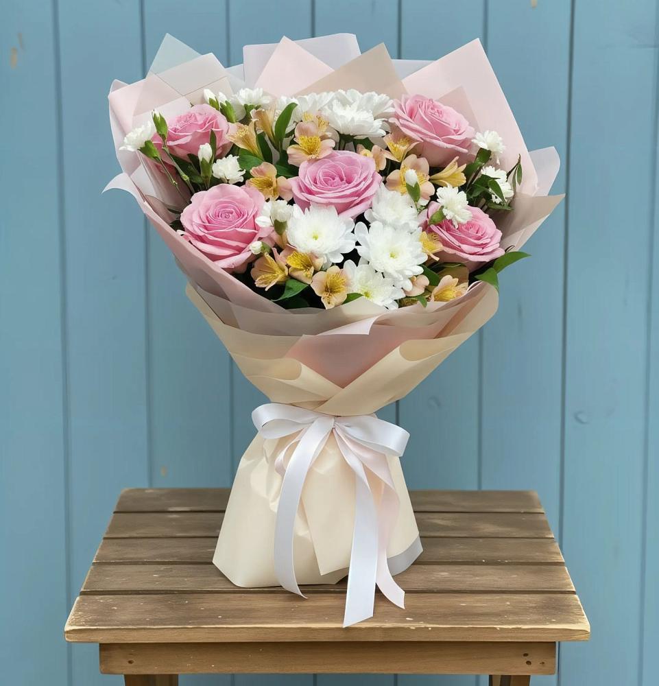 Букет цветов из: Гвоздики, Орхидеи и Розы в Ширинский