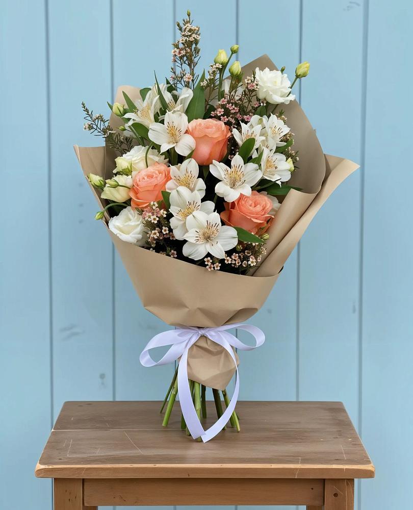 Букет цветов из: Альстромерии, Лизиантусы, Розы и Хризантемы в Ширинский