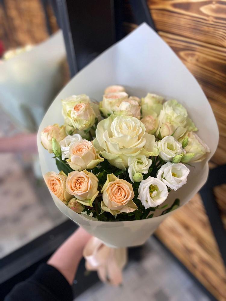 Букет цветов из: Розы и Лизиантусы в Ширинский